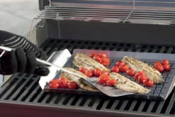 Weber® Deluxe Grilling Pan -Weber 6435M2 900x761 cc10ef9 1 52523.1627220543