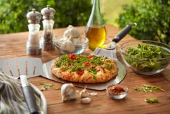 Weber® Original Pizza Paddle -Weber 6691Y3 900x600 53107e2 32063.1626955037