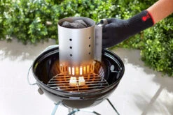 Weber® Portable Chimney Starter -Weber 7447Y3 900x600 53107e2 09642.1626706067