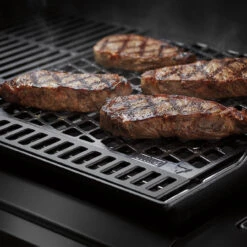 Weber® Crafted Dual-Sided Sear Grate 8 Weber® Crafted Dual-Sided Sear Grate -Weber 7670 Lifestyle 1 86719.1642411694