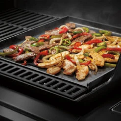 Weber® Crafted Flat Top -Weber 7672 Lifestyle 1 83896.1642411241