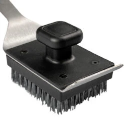 Traeger BBQ Cleaning Brush -Weber BBQ Cleaning Brush Studio 005 WEB 1000x1000 e8309f7 35757.1627916189