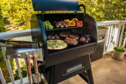 Traeger Ironwood 650 With WiFIRE Controller -Weber Ironwood 650 Lifestyle 02 91765.1646132805